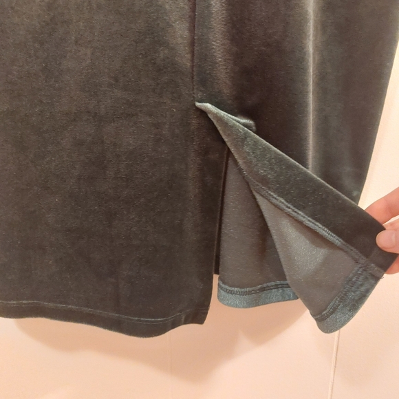 H&M Dark Green Velvet Dress, Size XS - Picture 5 of 5